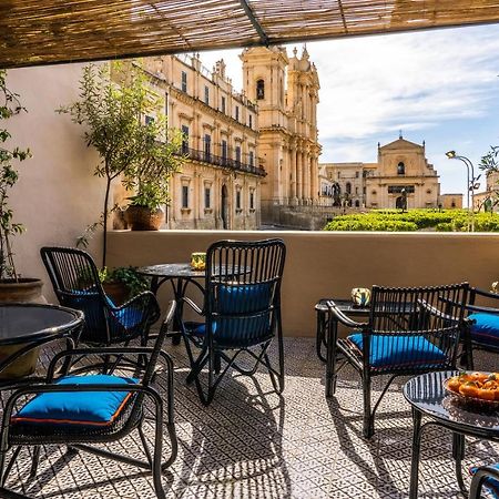 Q92 Noto Hotel Kültér fotó